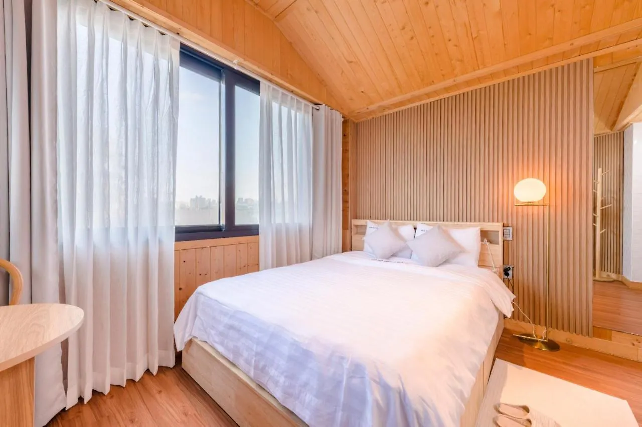 On The Sea Pension 제주 펜션