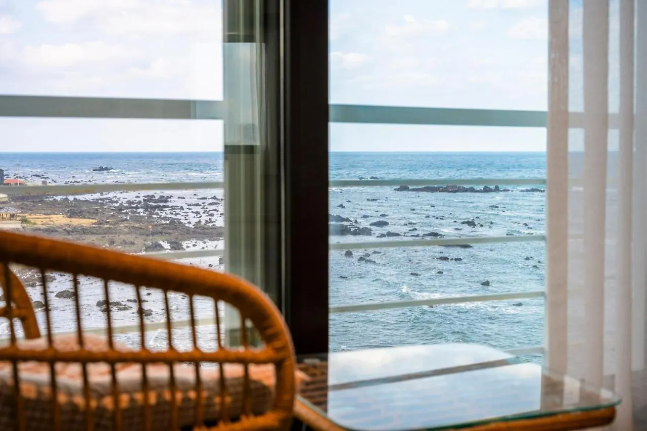 On The Sea Pension 제주