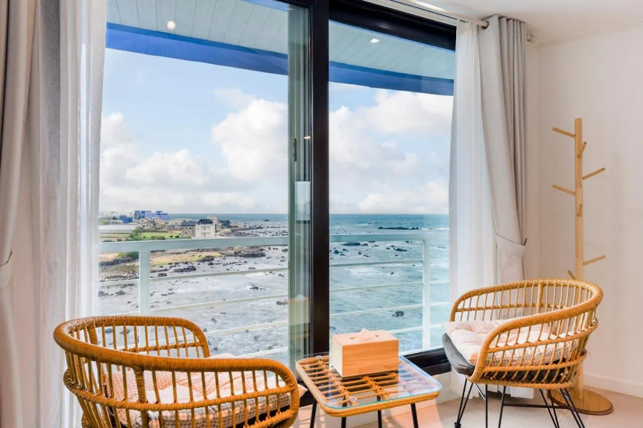 On The Sea Pension 제주