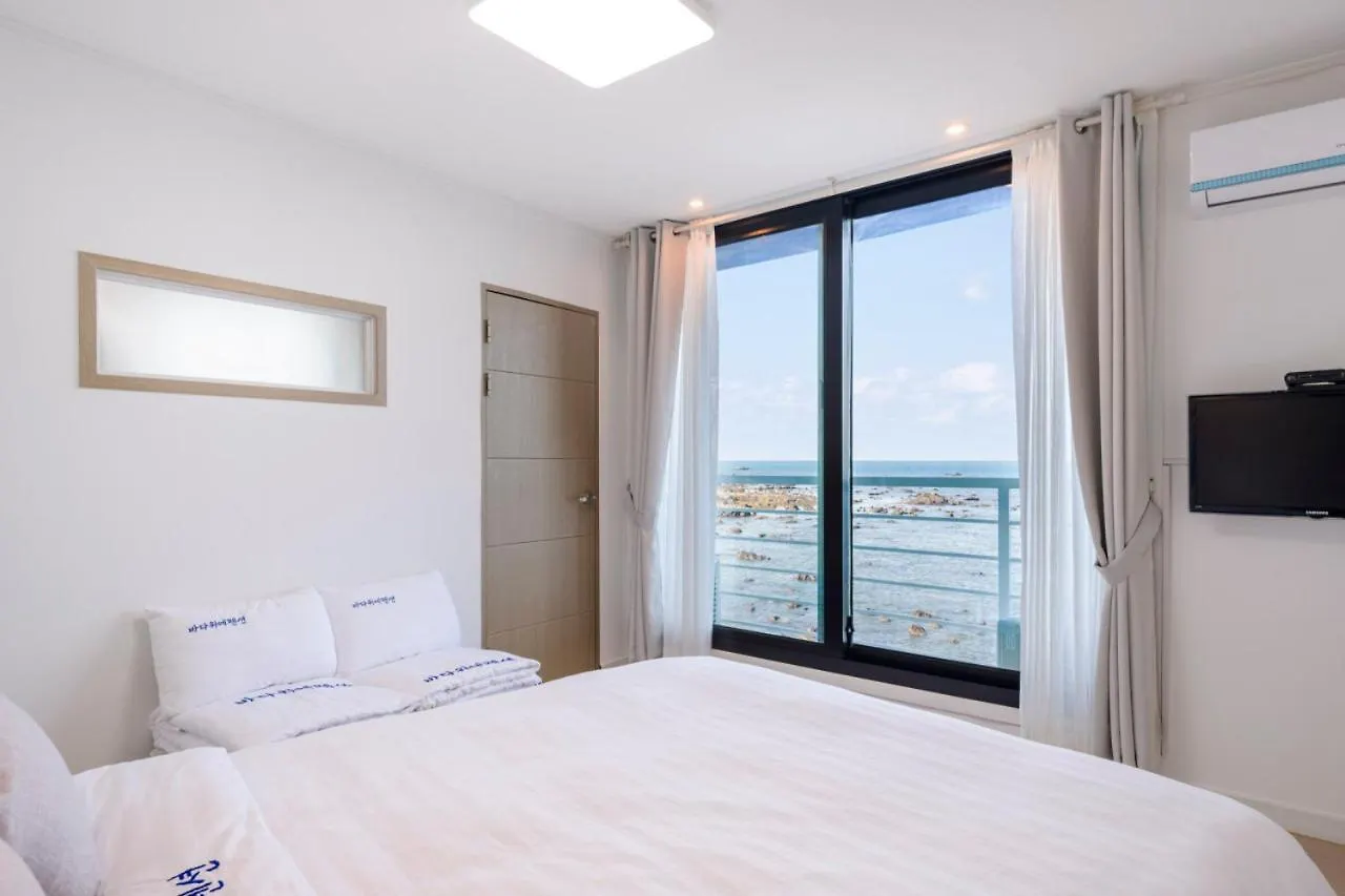 On The Sea Pension 제주 0*,