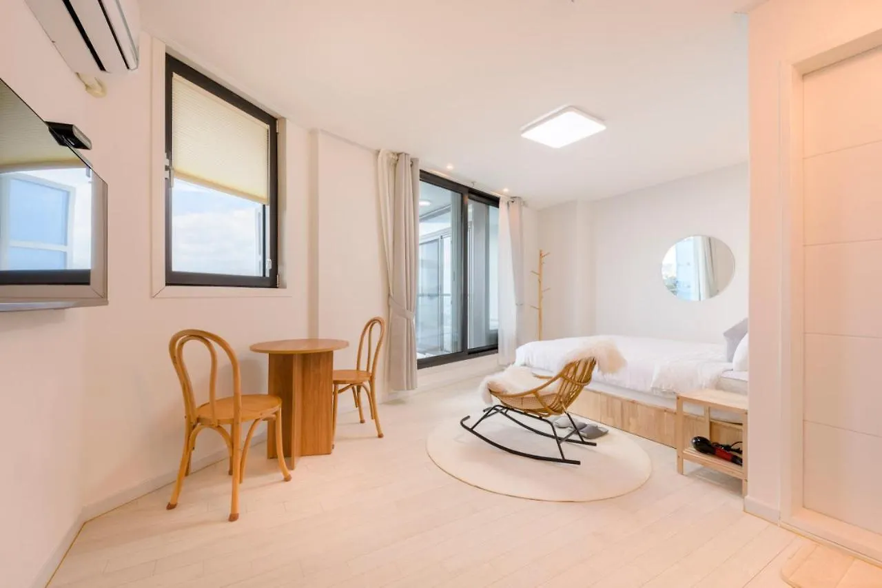 On The Sea Pension Τζέτζου 0*,  Νότια Κορέα