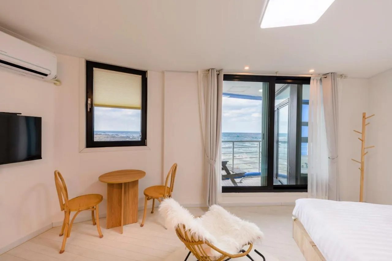 On The Sea Pension Τζέτζου 0*,  Νότια Κορέα
